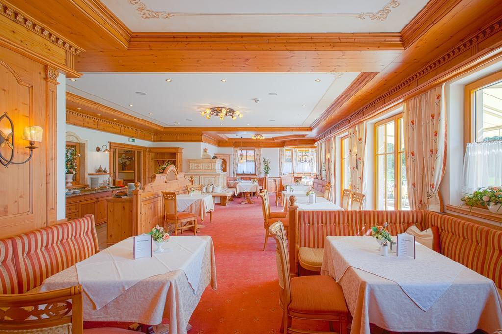 Landhaus Gruenau Wals-Siezenheim ภายนอก รูปภาพ